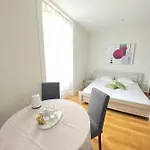 Bed & Breakfast Du *